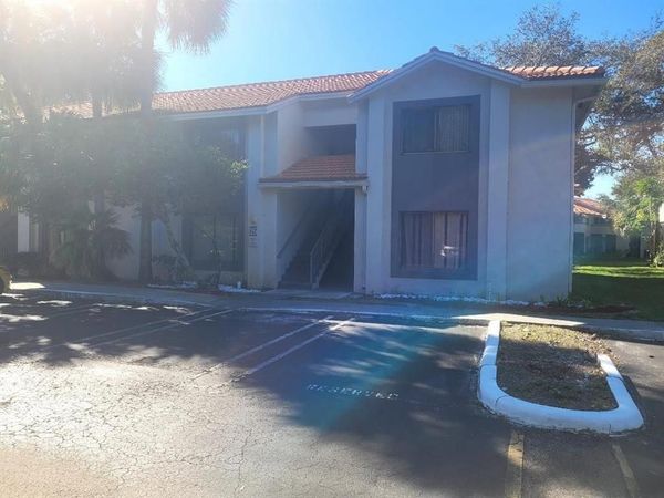 3208 CORAL LAKE Lane, Unit 3208, Coral Springs, FL 33065