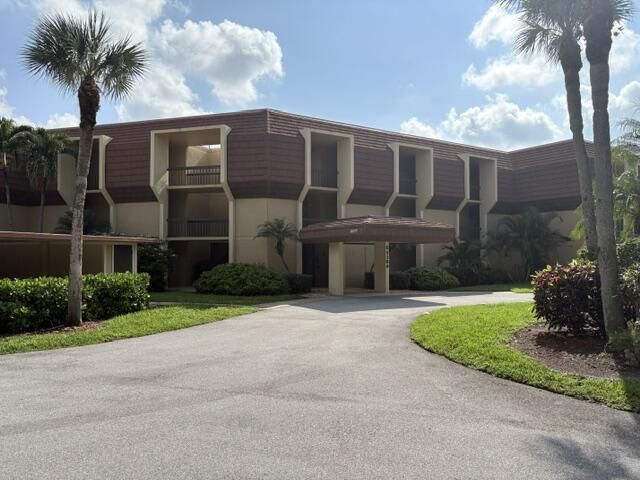 5380 Woodland Lakes Drive, Unit 216, Palm Beach Gardens, FL 33418 Photo