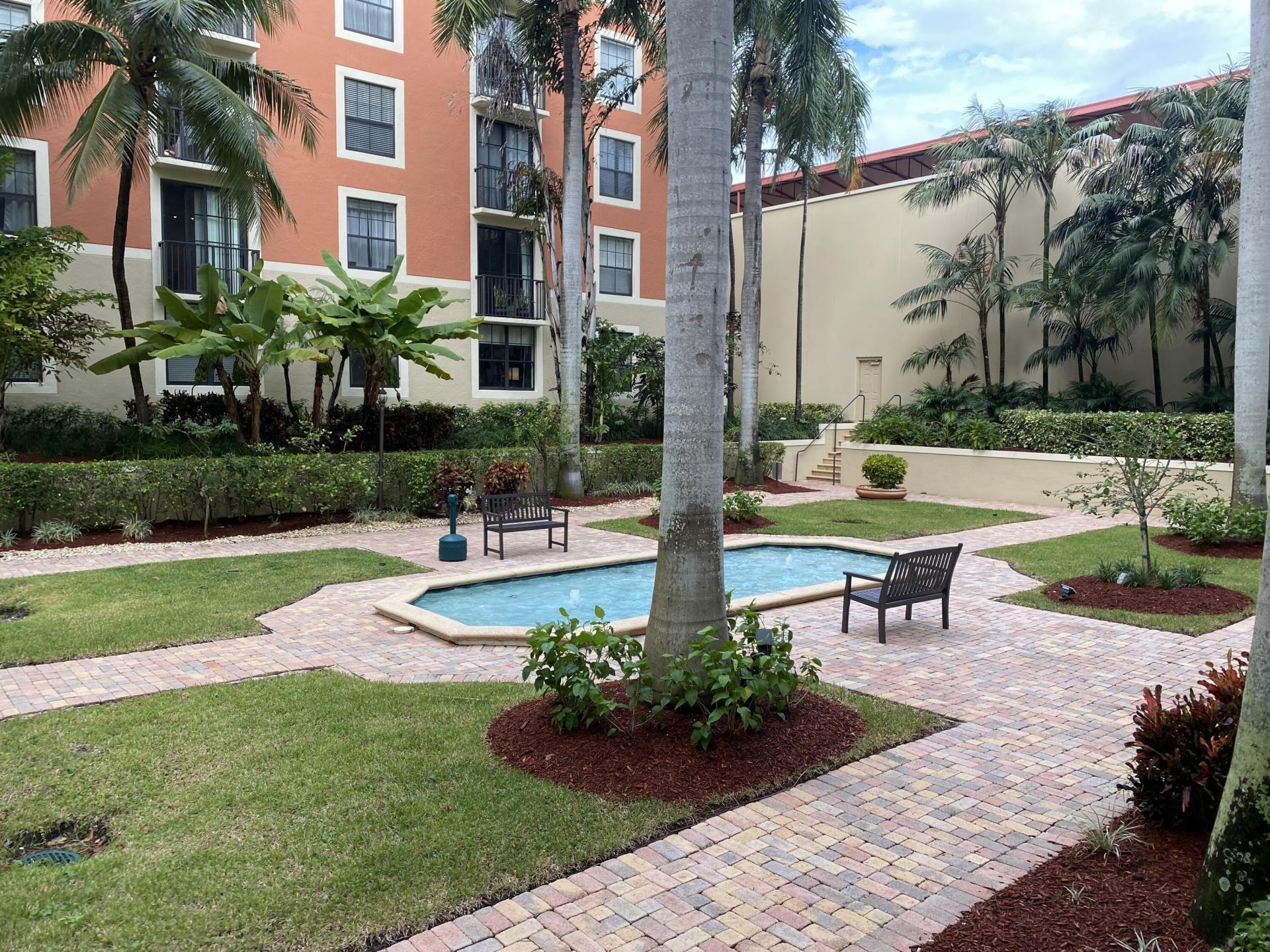 720 S Sapodilla Avenue, Unit 408, West Palm Beach, FL 33401 Photo