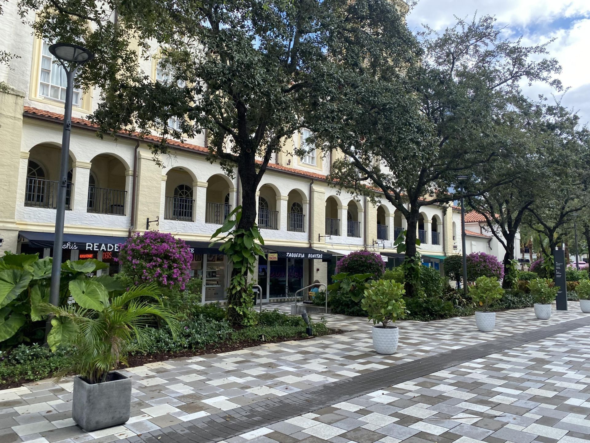 720 S Sapodilla Avenue, Unit 408, West Palm Beach, FL 33401 Photo