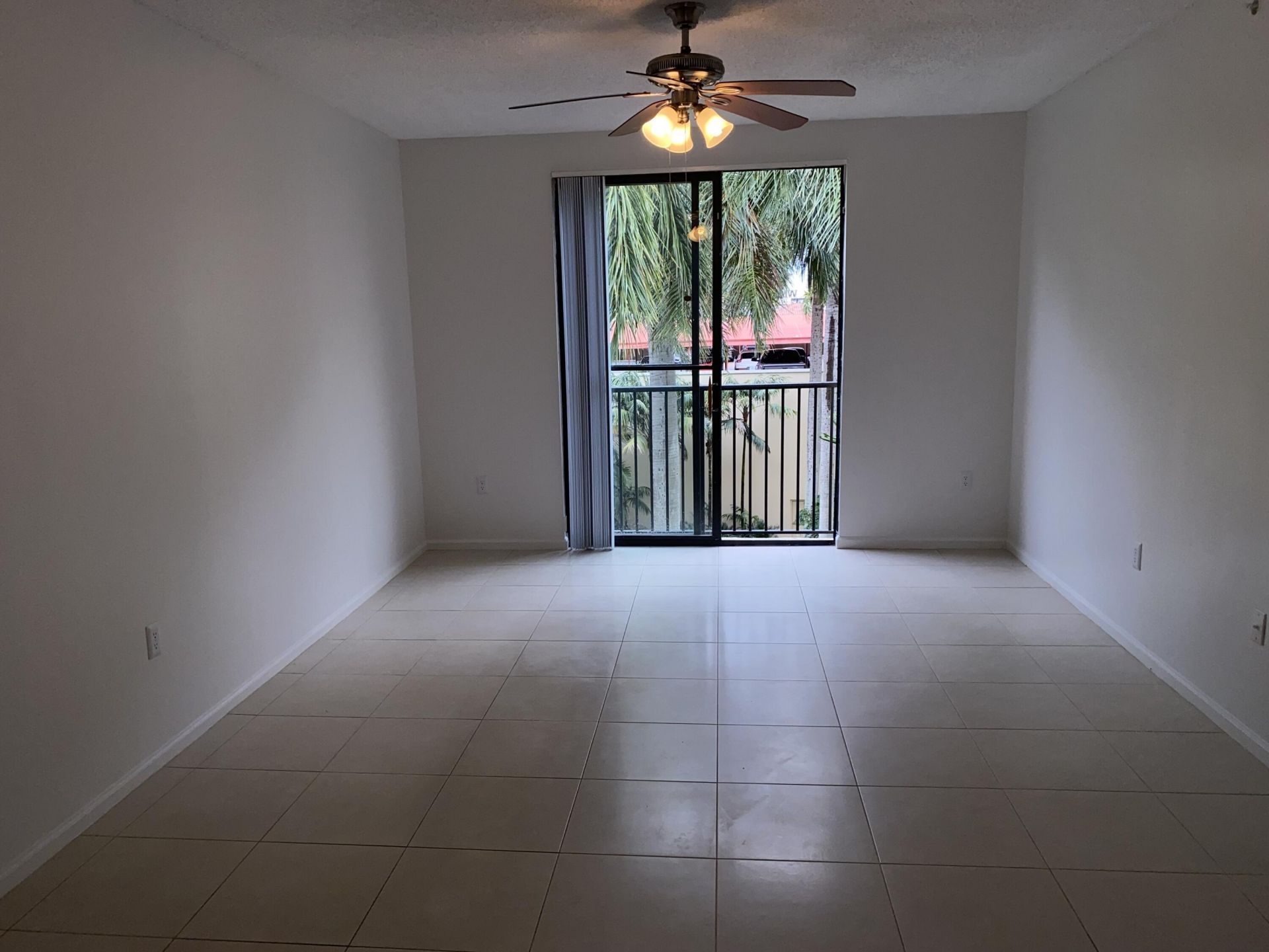 720 S Sapodilla Avenue, Unit 408, West Palm Beach, FL 33401 Photo