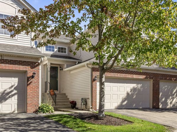 281 Nicole Drive , Unit E, South Elgin, IL 60177