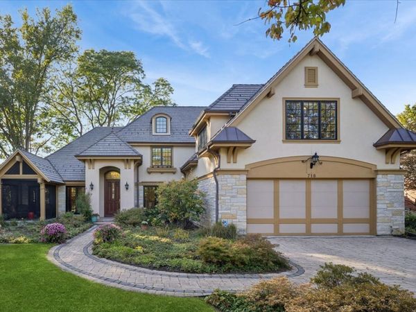 718 Woodmere Lane , Glenview, IL 60025