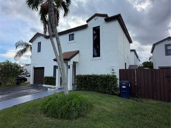 14815 SW 90th Ter , Miami, FL 33196