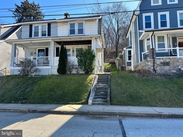 217 MOOREHEAD AVENUE, CONSHOHOCKEN, PA 19428