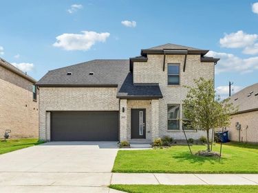 832 Rockcloud Drive, Fort Worth, TX 76052