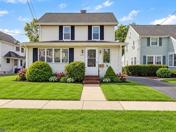 16 Jaqui Ave, Morris Plains, NJ 07950