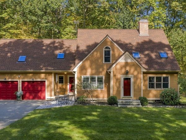 40 Harbor St, Pepperell, MA 01463