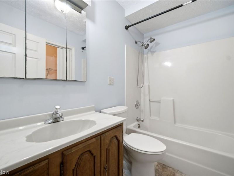 989 Howard Drive, Vermilion, OH 44089 Photo 10