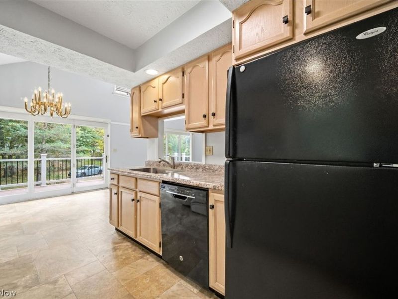 989 Howard Drive, Vermilion, OH 44089 Photo 8