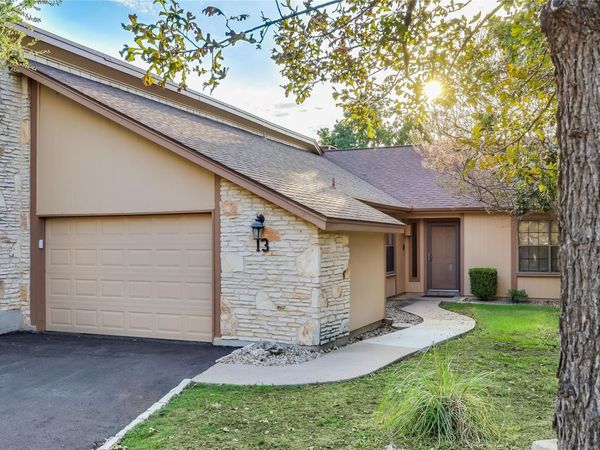 13 Oaks PL, Lago Vista, TX 78645