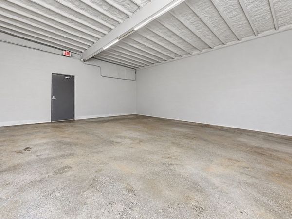 26 Howard St, Lowell, MA 01851