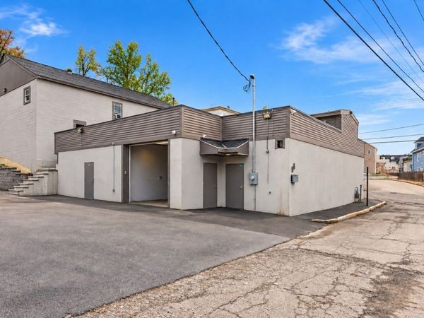 20 Howard St, Lowell, MA 01851