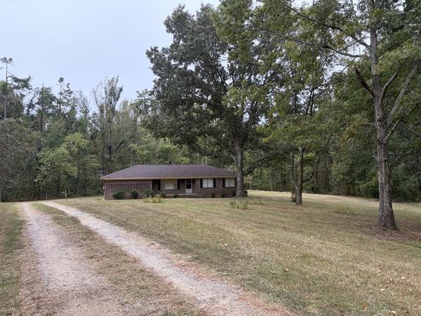 696 Hwy 30 E, Oxford, MS 38655