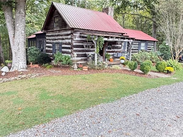 231 Crissman Lane , Dobson, NC 27017