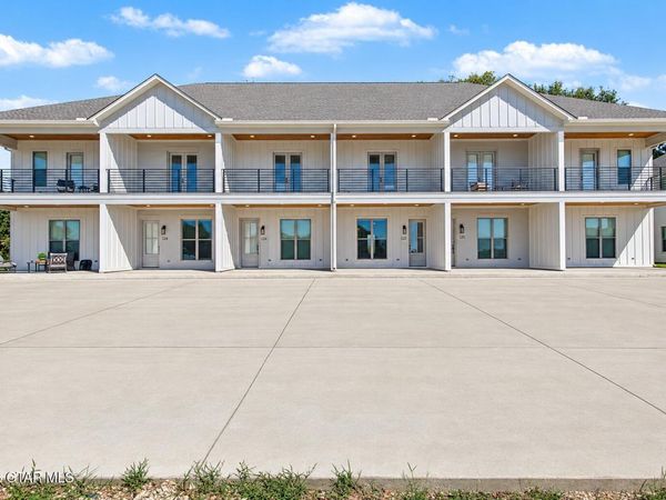 112 Breezeway Cove, Columbus, MS 39701