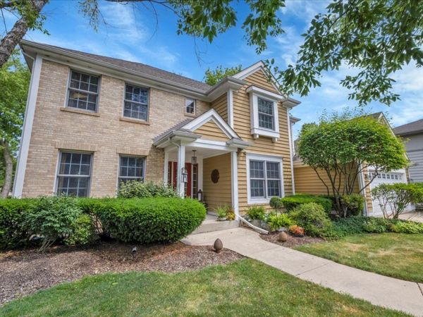 531 N Easy Street , Palatine, IL 60067