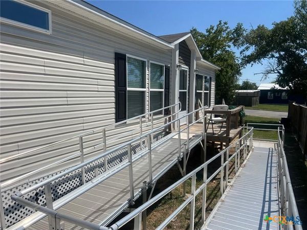 302 Antioch Street , Yoakum, TX 77995
