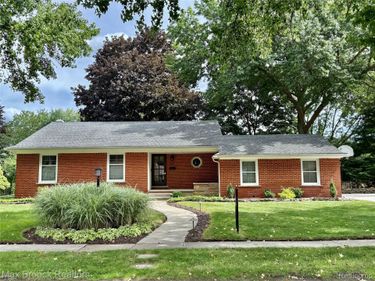 171 S Glengarry Road , Bloomfield Hills, Mi 48301
