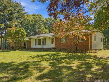 11428 White Lake Road, Tyrone Township, Mi 48430