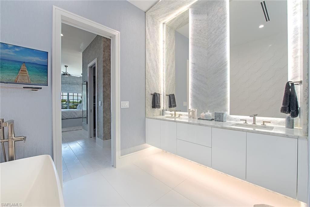 4000 Gulf Shore Blvd N, Unit 2700, Naples, FL 34103 Photo