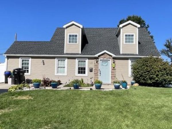 17 PEONY ROAD , LEVITTOWN, PA 19056