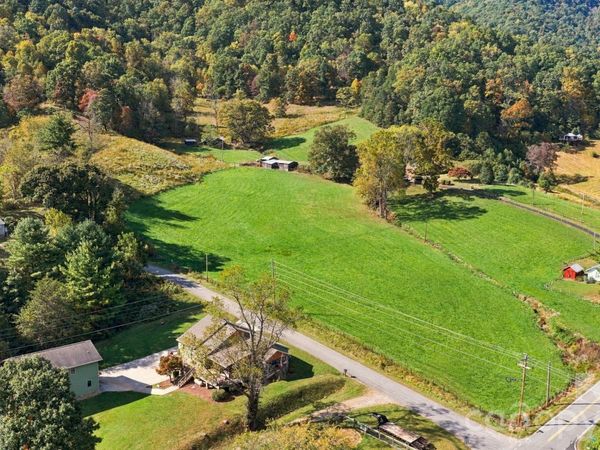 000 Beaverdam Road , Canton, NC 28716