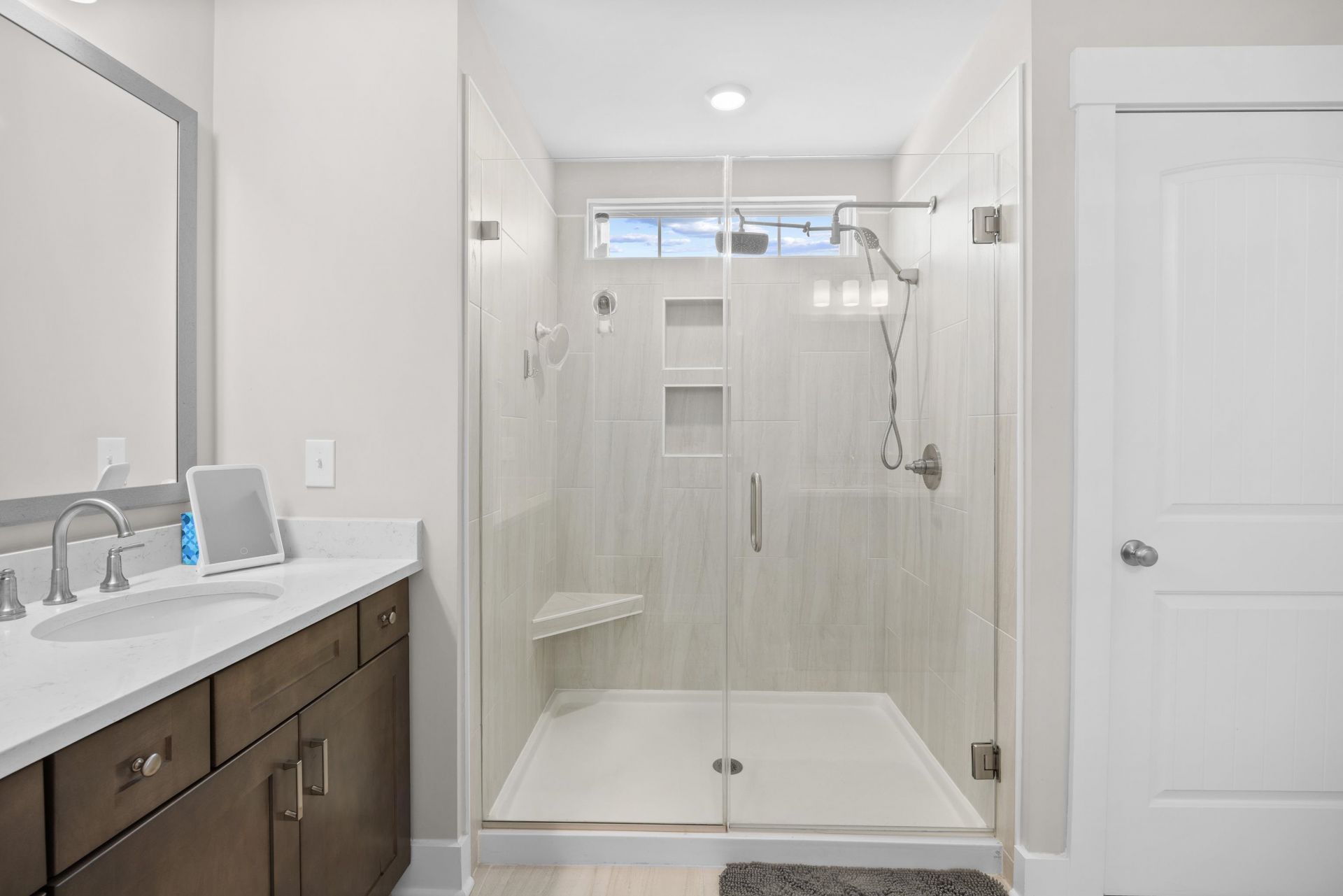 729 Enchantment Loop Photo 28
