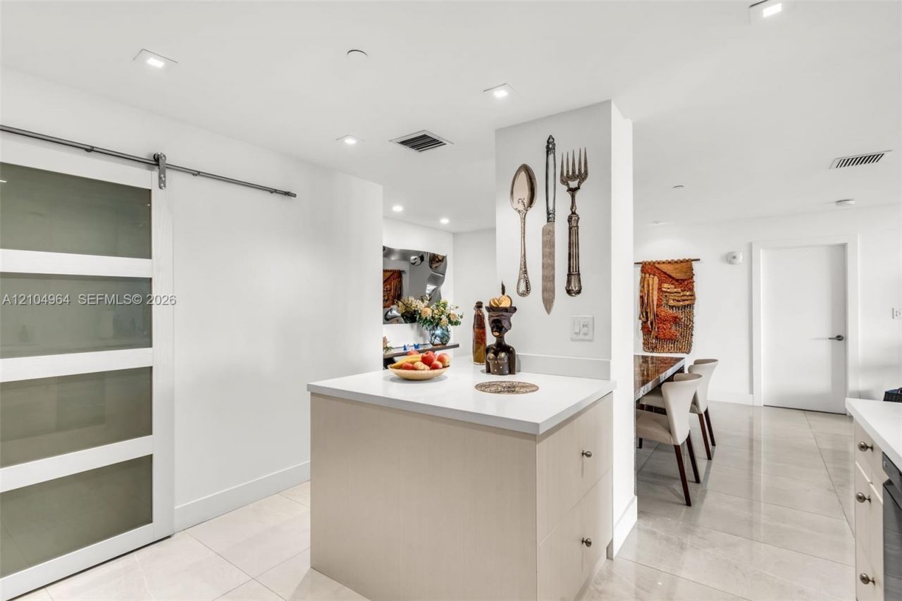 151 Crandon Blvd , Unit 635, Key Biscayne, FL 33149 Photo
