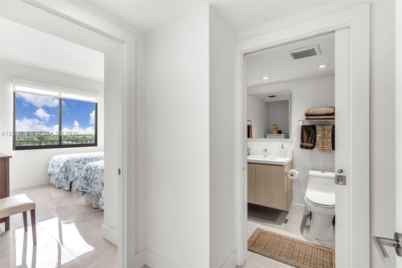 151 Crandon Blvd , Unit 635, Key Biscayne, FL 33149 Photo