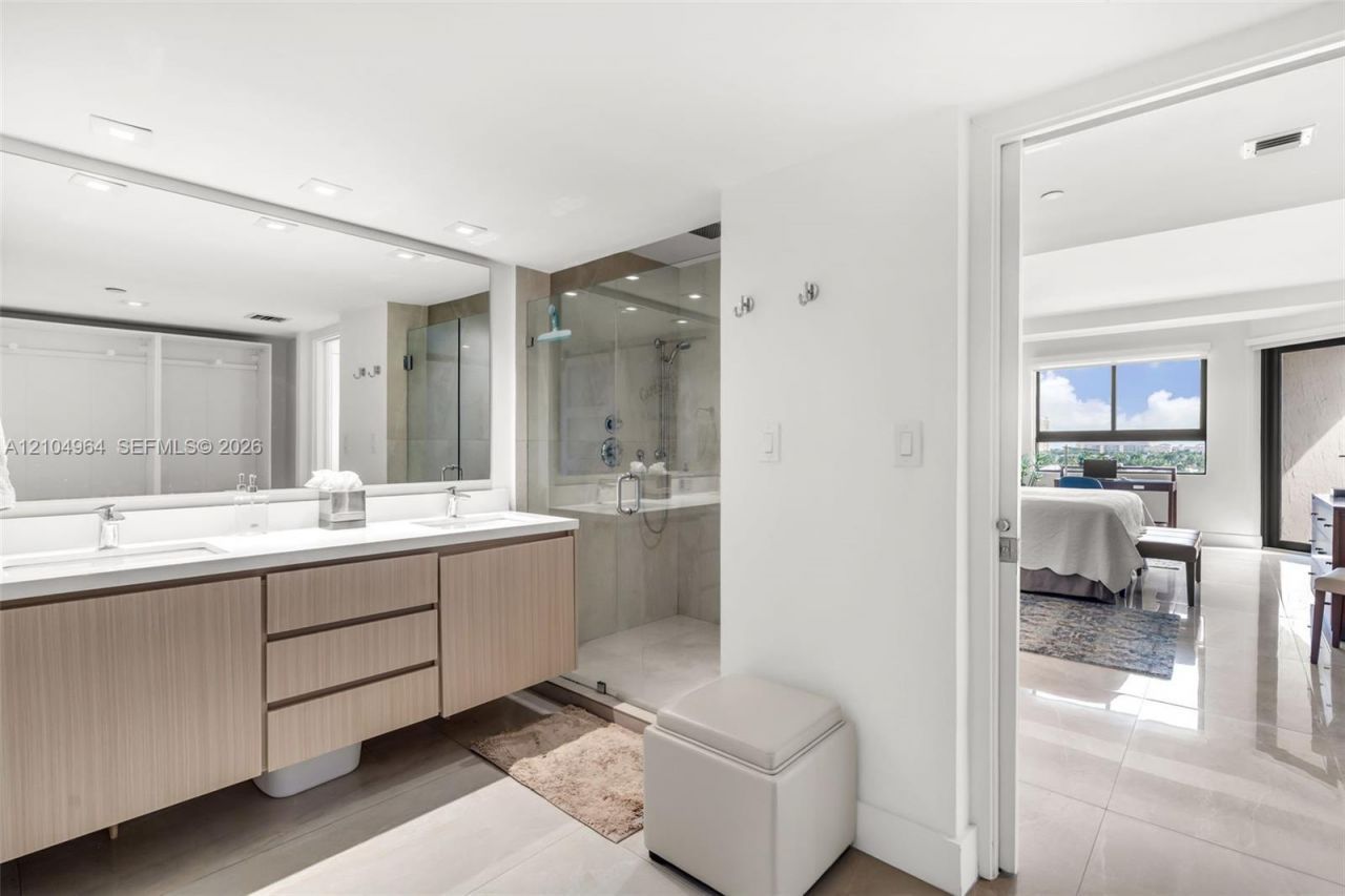 151 Crandon Blvd , Unit 635, Key Biscayne, FL 33149 Photo