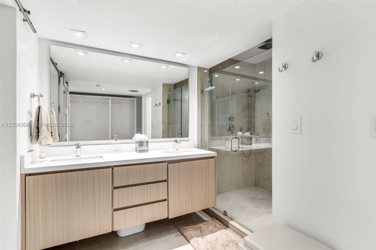 151 Crandon Blvd , Unit 635, Key Biscayne, FL 33149 Photo