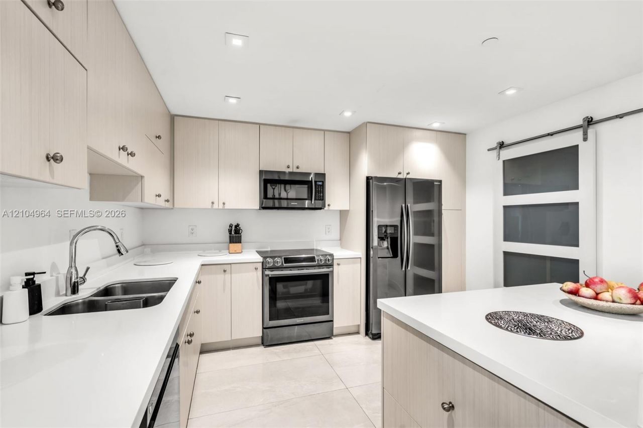 151 Crandon Blvd , Unit 635, Key Biscayne, FL 33149 Photo