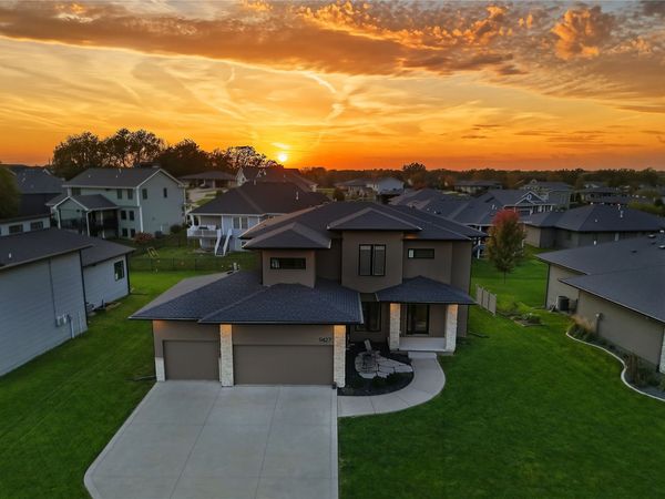 9427 Switchgrass Trail, Norwalk, IA 50211