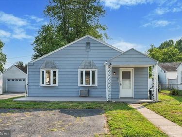 31 SCARLET AVENUE, ASTON, PA 19014