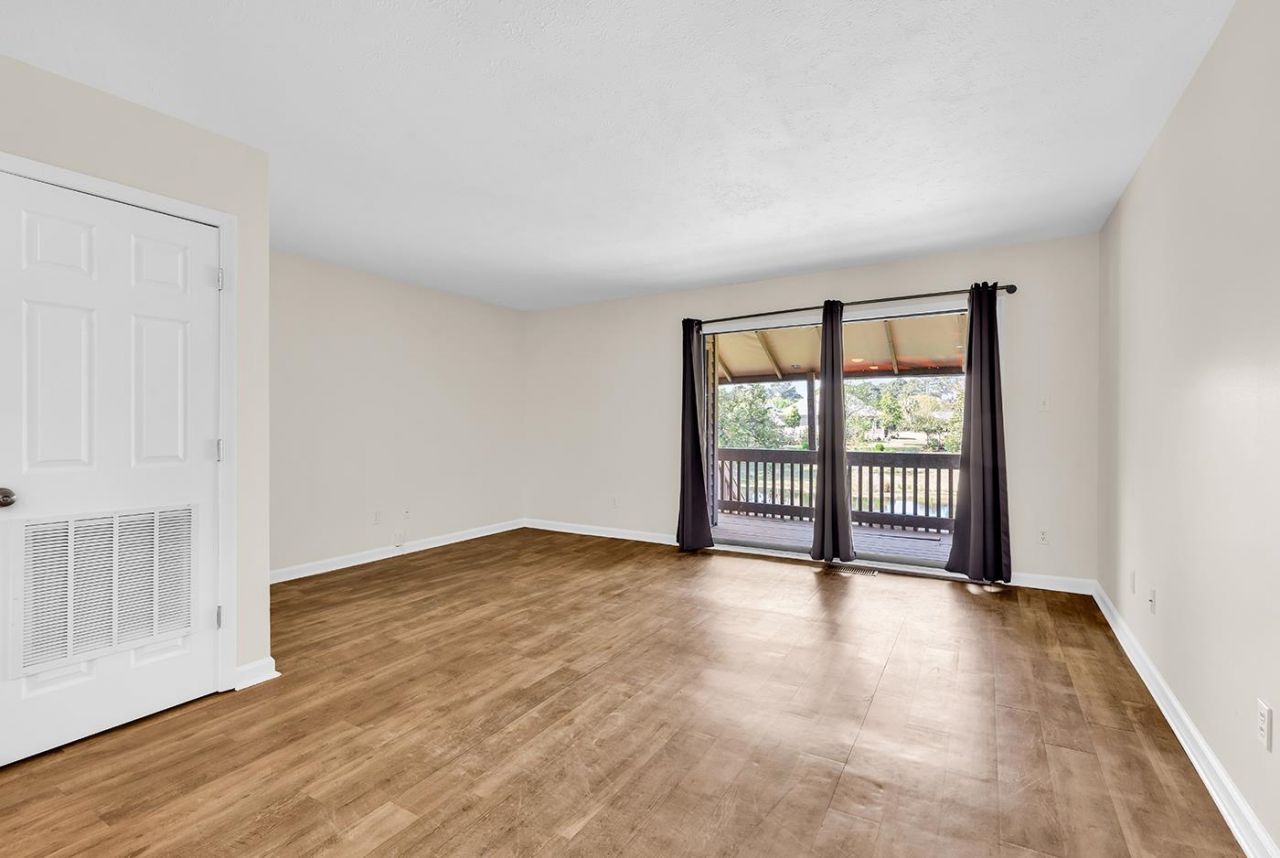 4096 Fairway Lakes Dr.  Photo 13