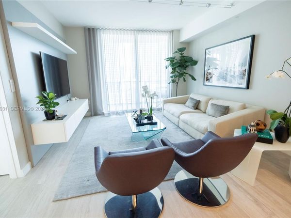 45 SW 9th St , Unit 1705, Miami, FL 33130