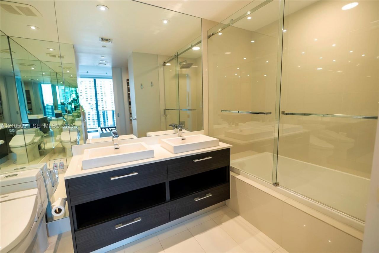 45 SW 9th St , Unit 1705, Miami, FL 33130 Photo