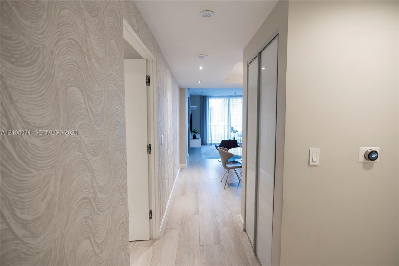 45 SW 9th St , Unit 1705, Miami, FL 33130 Photo