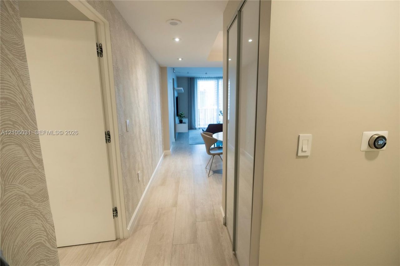 45 SW 9th St , Unit 1705, Miami, FL 33130 Photo