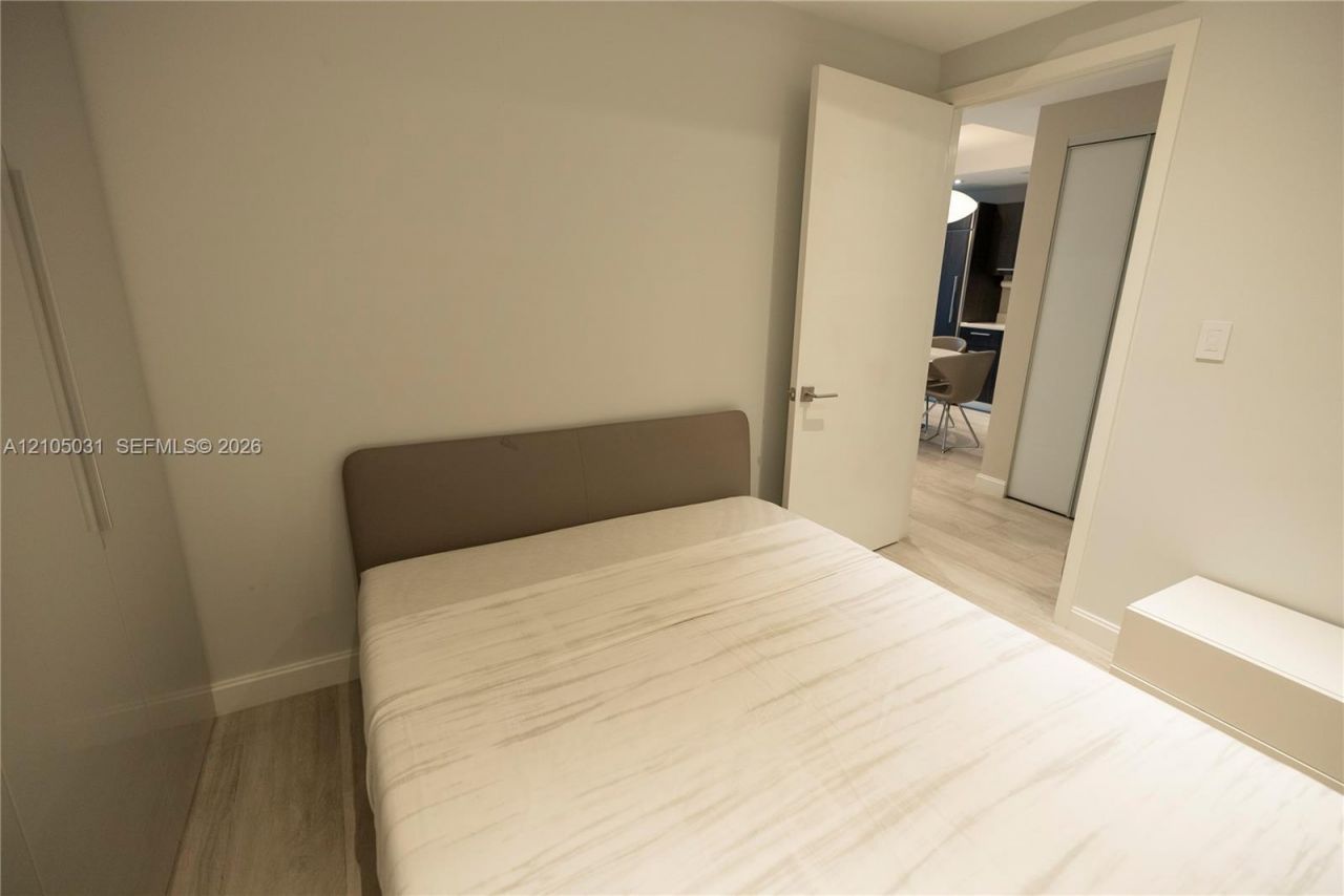 45 SW 9th St , Unit 1705, Miami, FL 33130 Photo