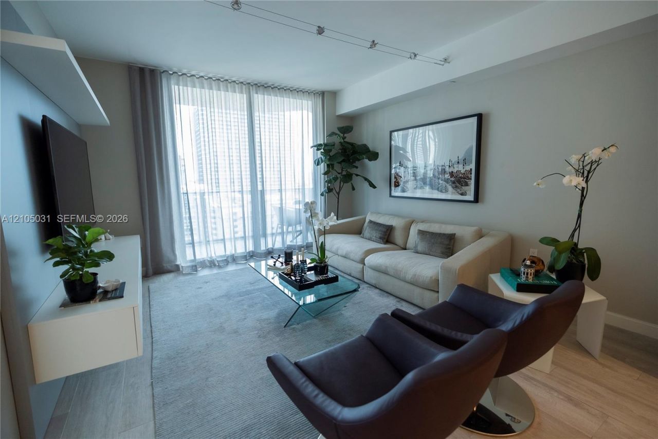 45 SW 9th St , Unit 1705, Miami, FL 33130 Photo