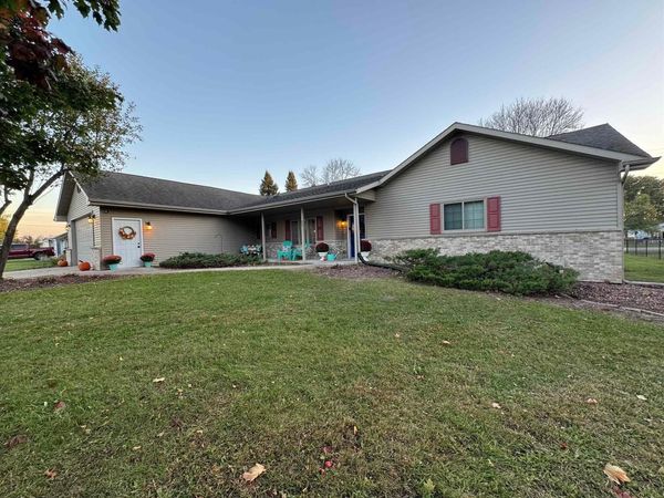 207 PARK LANE, Clintonville, WI 54929