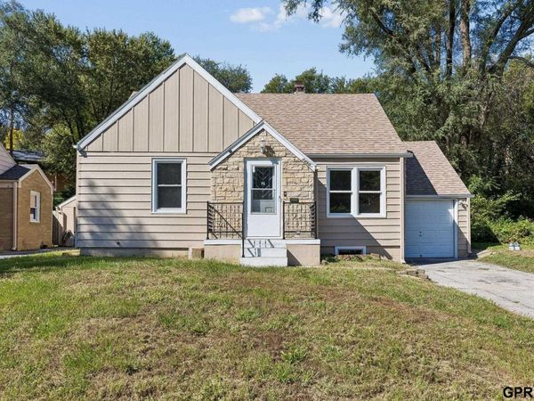 3450 Martin Avenue, Omaha, NE 68112