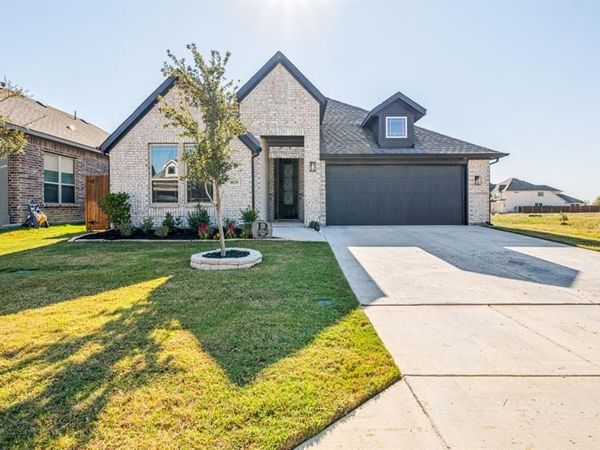 1029 River Oaks Drive, Godley, TX 76044