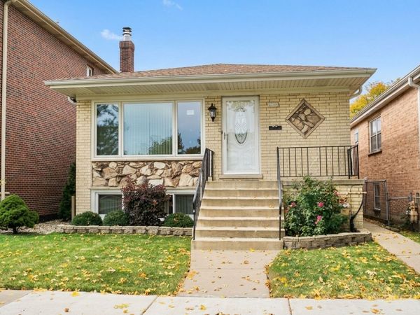3318 N Page Avenue , Chicago, IL 60634