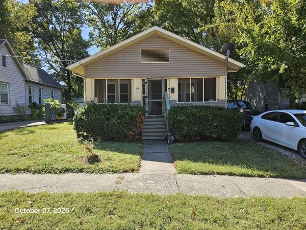 613 W Elm Street , Carbondale, IL 62901