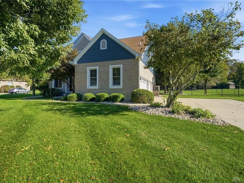 7260 Stone Ridge Drive, Springboro, OH 45066 Photo 2