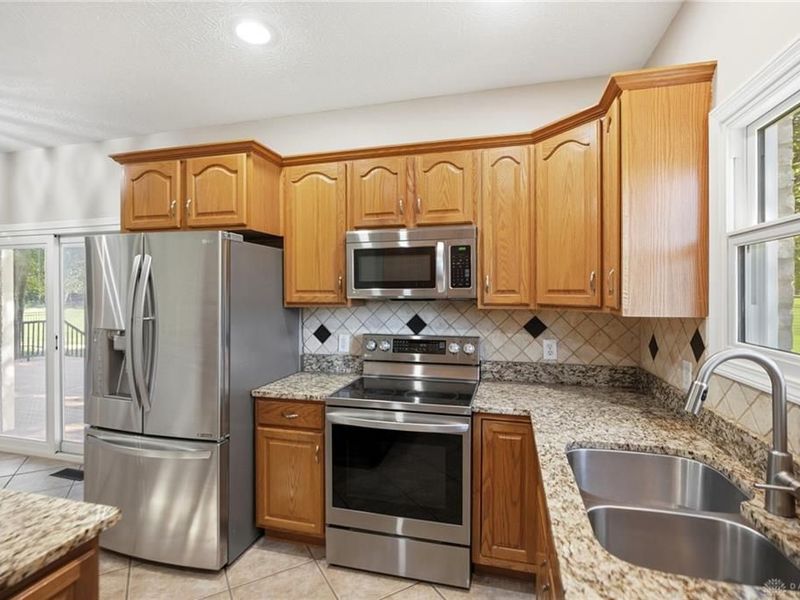 7260 Stone Ridge Drive, Springboro, OH 45066 Photo 9