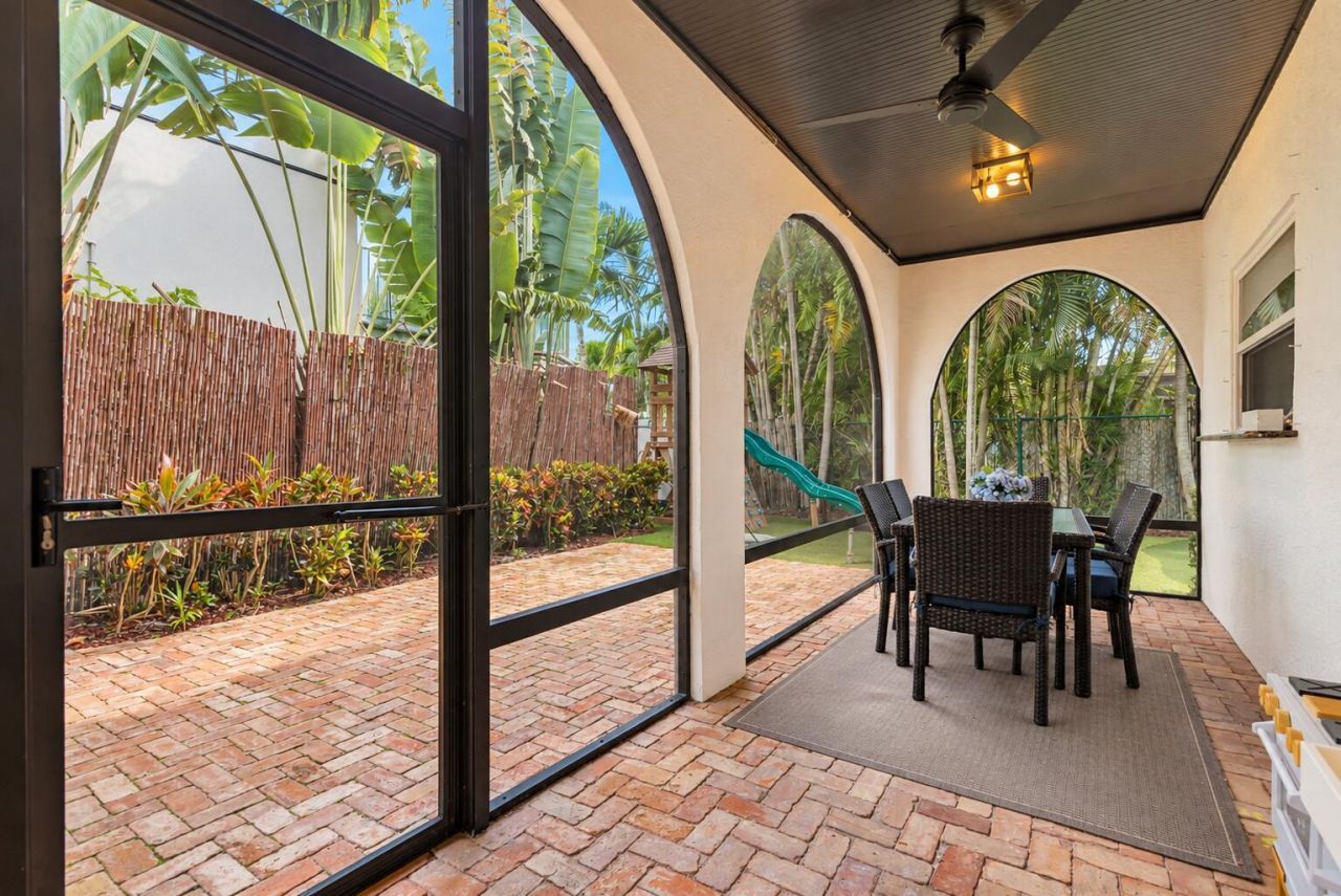 327 Monceaux Road, West Palm Beach, FL 33405 Photo